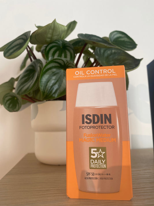 ISDIN fotoprotector FusionWater MÁGIC MEDIUM